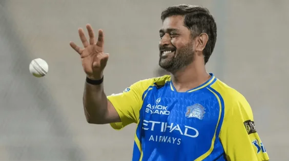 Dhoni skips Delhi trip, continues rehab in Chennai